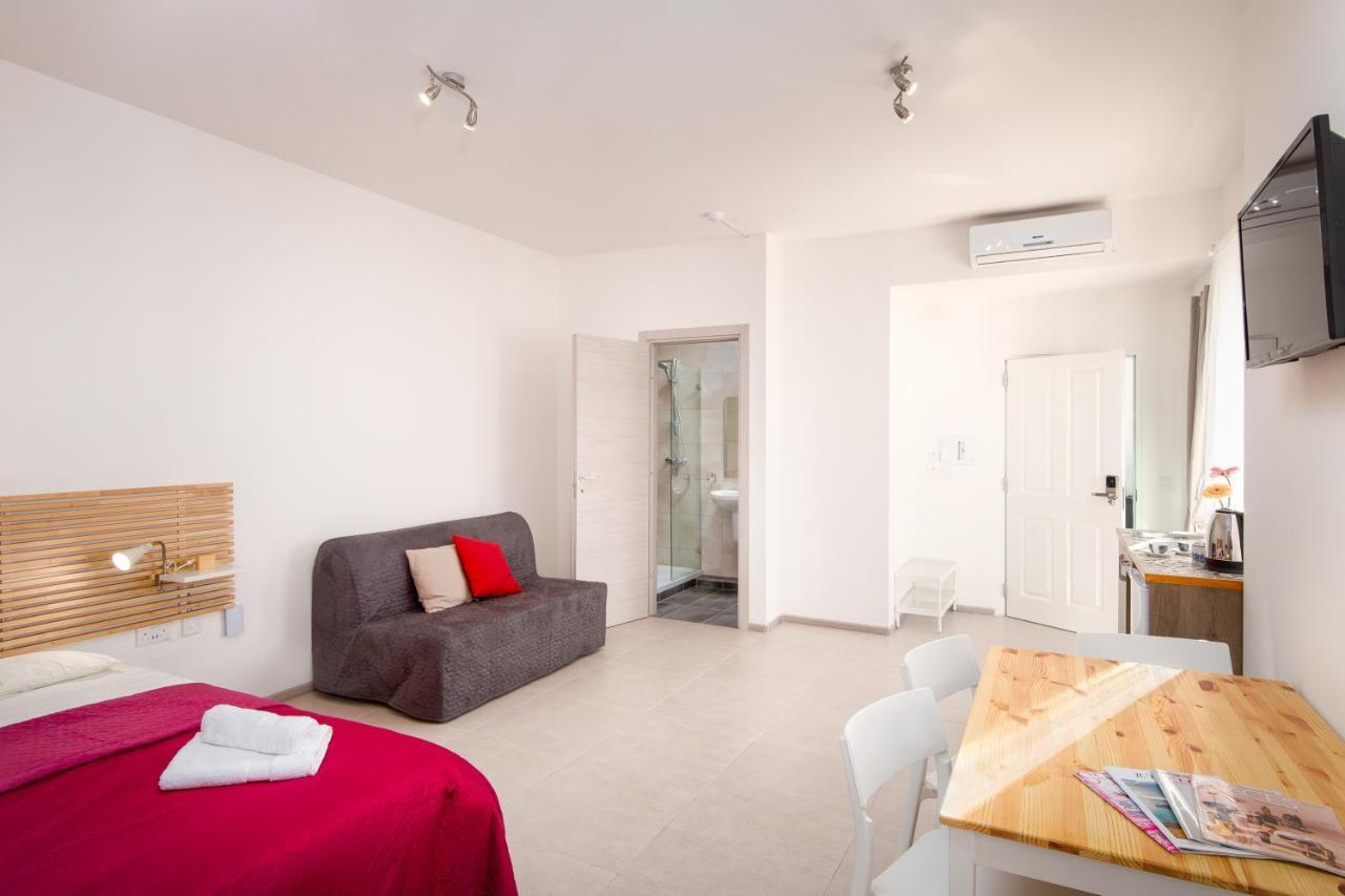 Island Guesthouse Gzira ภายนอก รูปภาพ